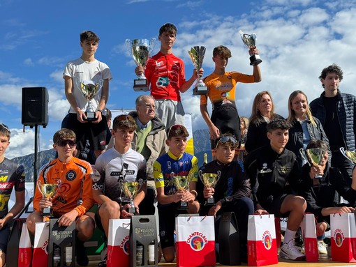 Ciclismo: Orange Bike migliore squadra alla festa del ciclismo lombardo al Ghisallo