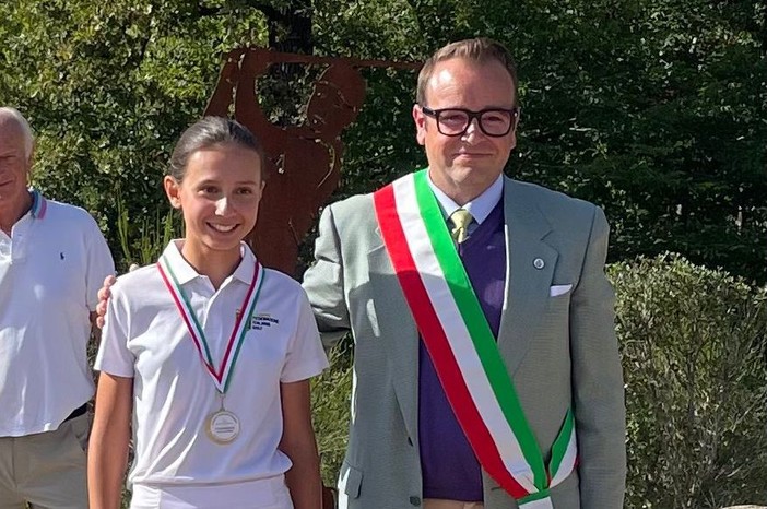 Francesca Mazzucato con il sindaco di Cerrione